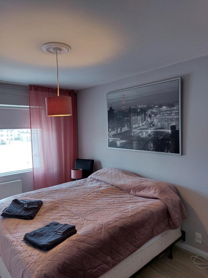Apartment Near The Airport Njarthvik Dış mekan fotoğraf